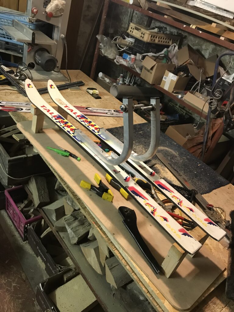 Oprava lyží na kočár